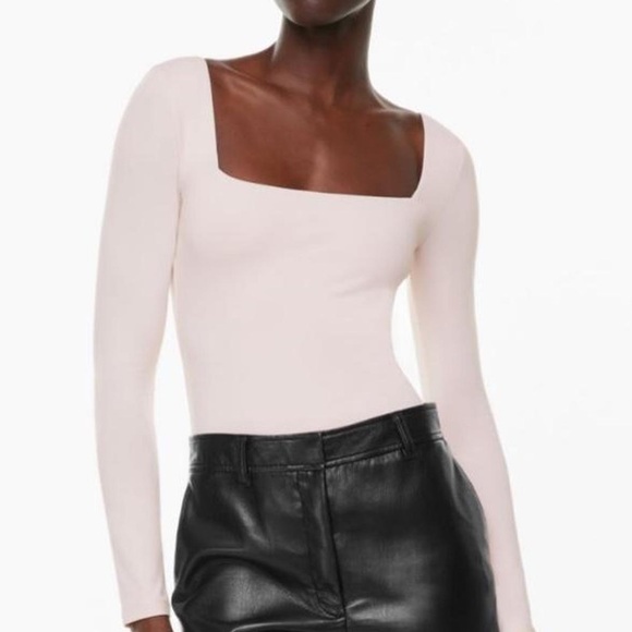 Aritzia Tops - NWT Aritzia Contour Square Neckline Bodycon Long Sleeve Bodysuit in Shy Pink XS